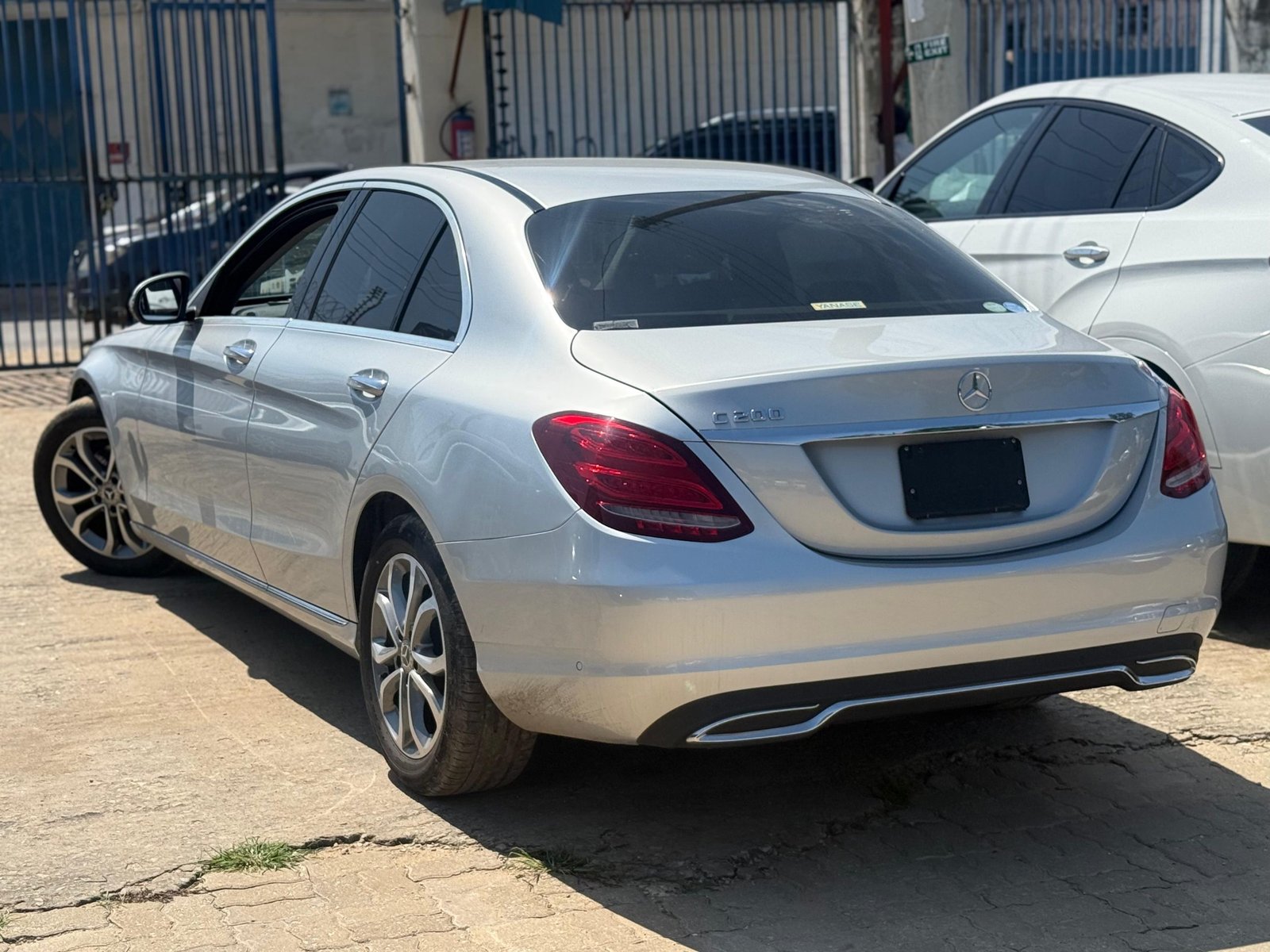 
								MERCEDES C200 full									