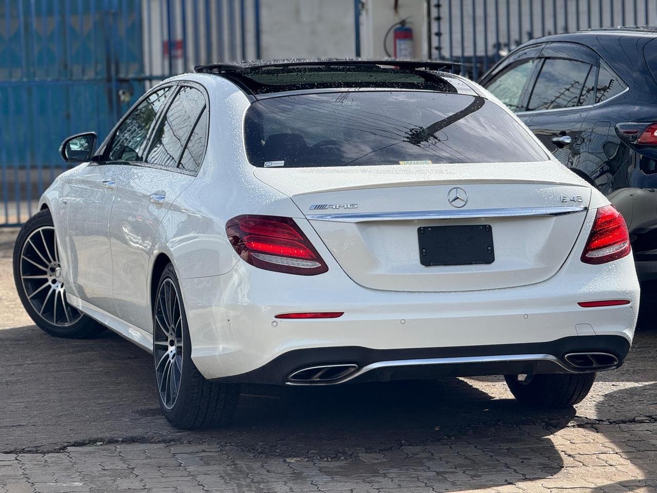 
								MERCEDES E-43 full									