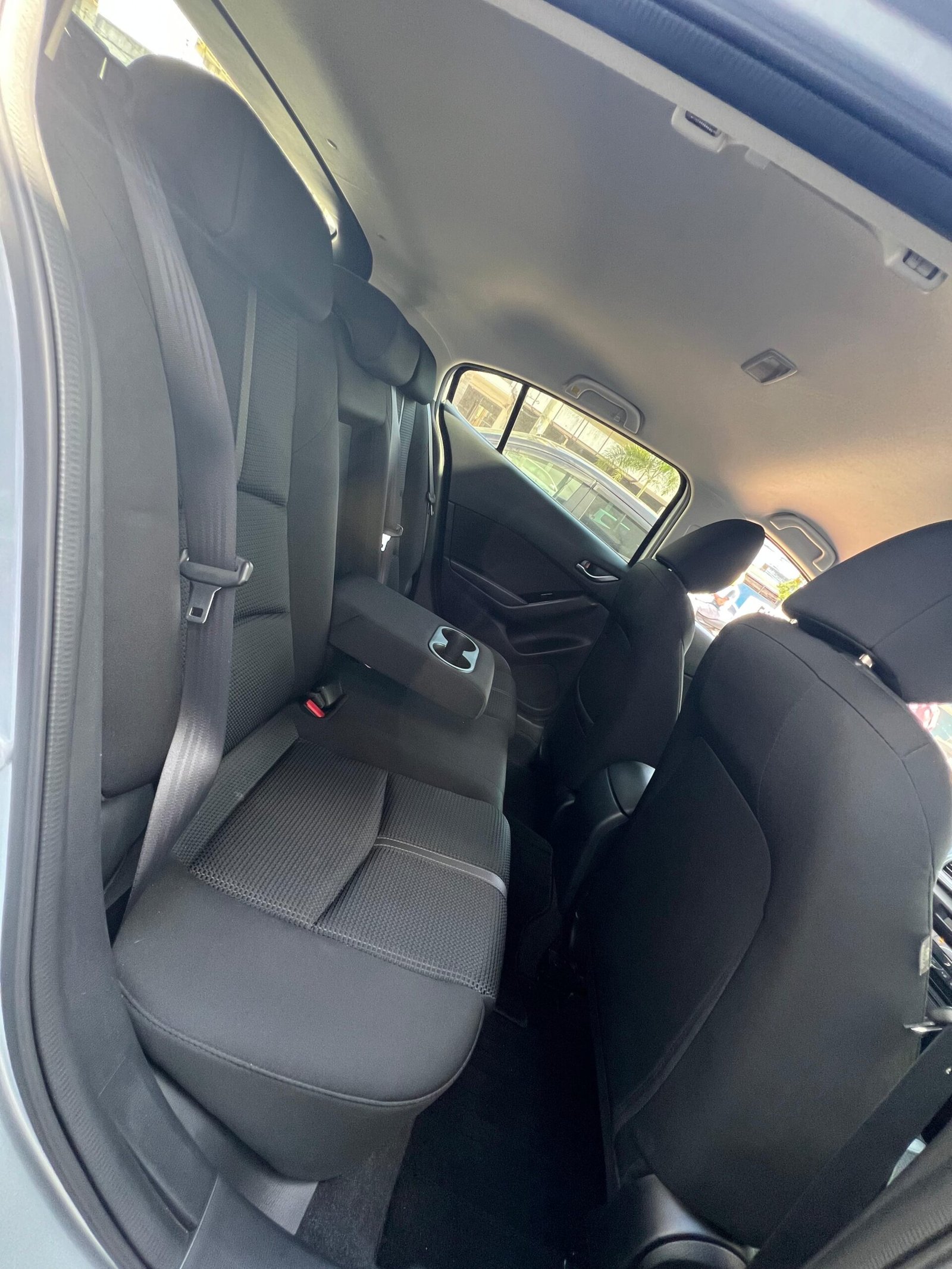 
								MAZDA AXELA SPORTS full									