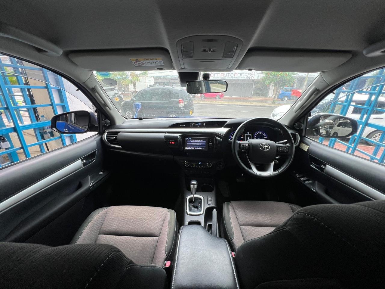 
								TOYOTA HILUX D/CAB full									