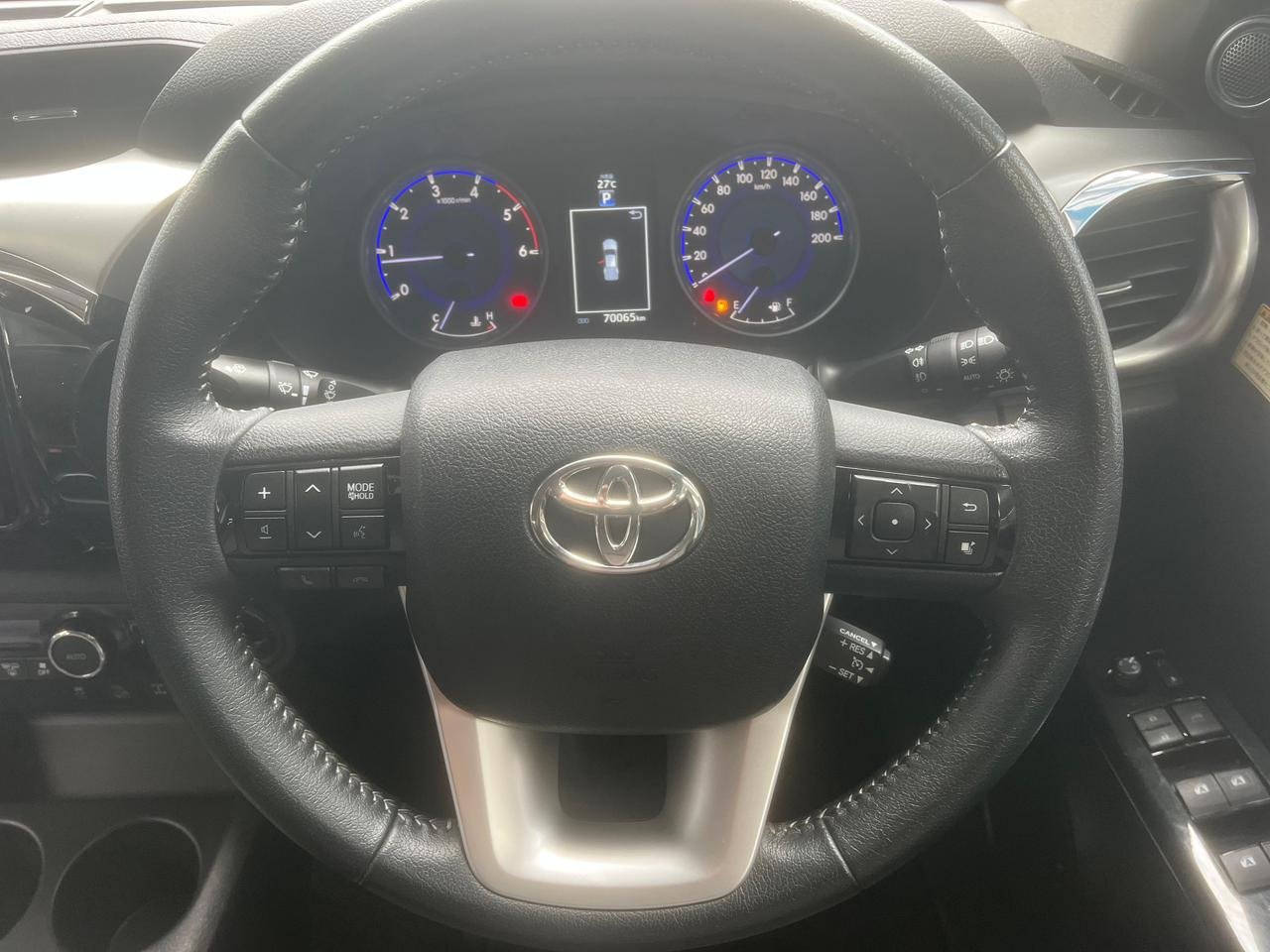 
								TOYOTA HILUX D/CAB full									