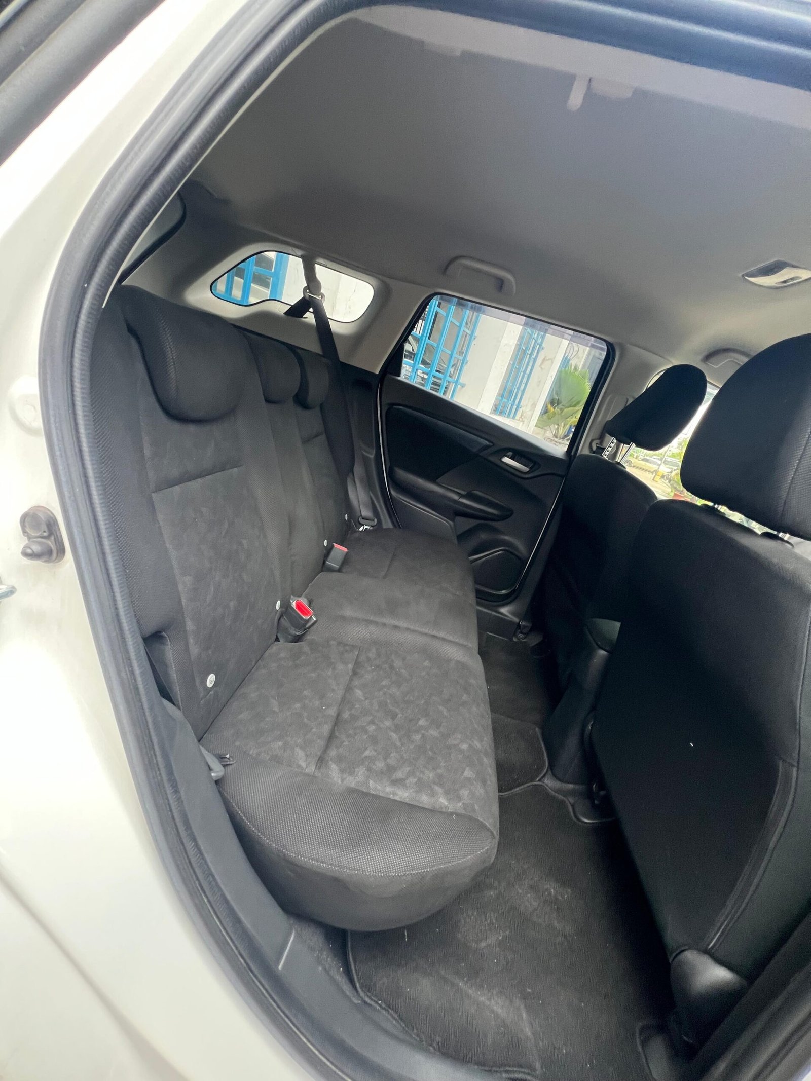 
								HONDA FIT SHUTTLE full									