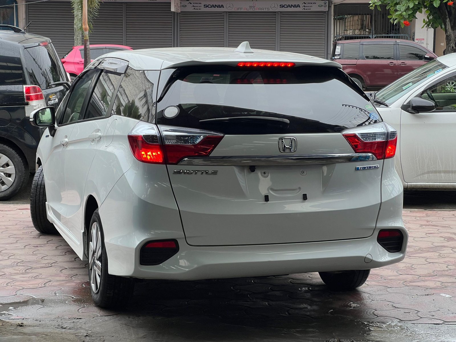 
								HONDA FIT SHUTTLE full									