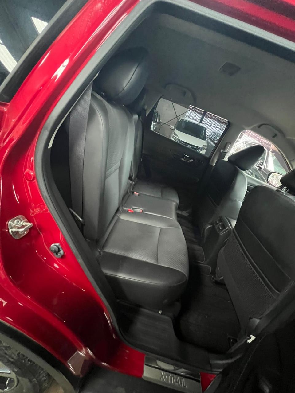 
								NISSAN XTRAIL full									