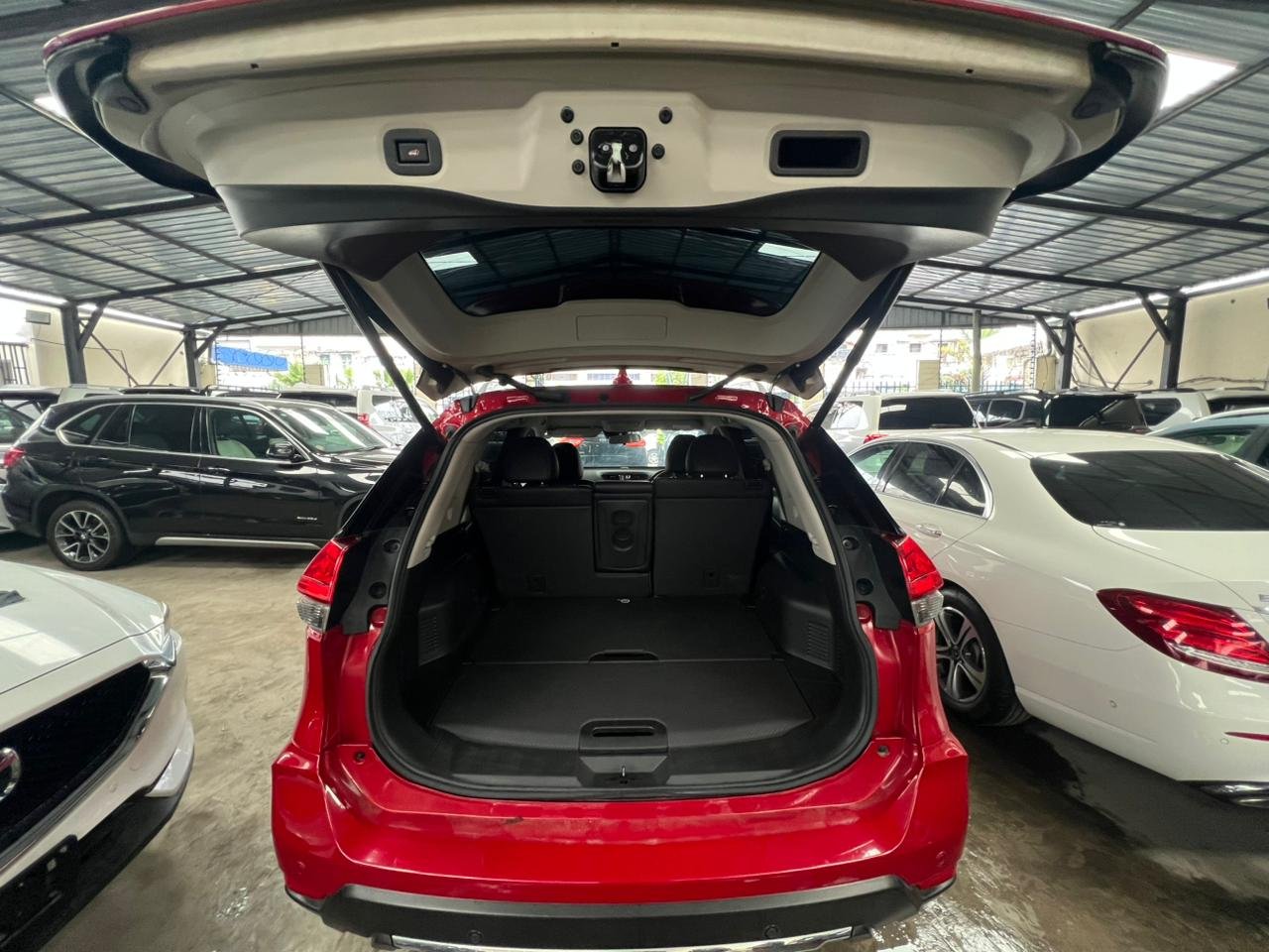 
								NISSAN XTRAIL full									