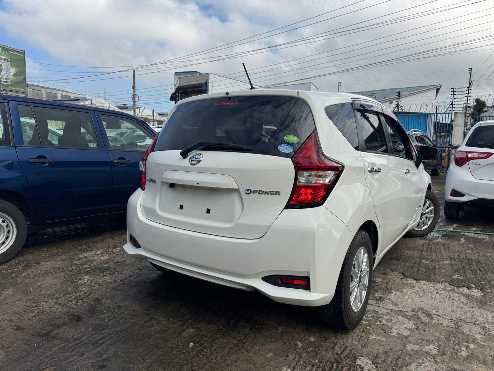 
								NISSAN NOTE full									