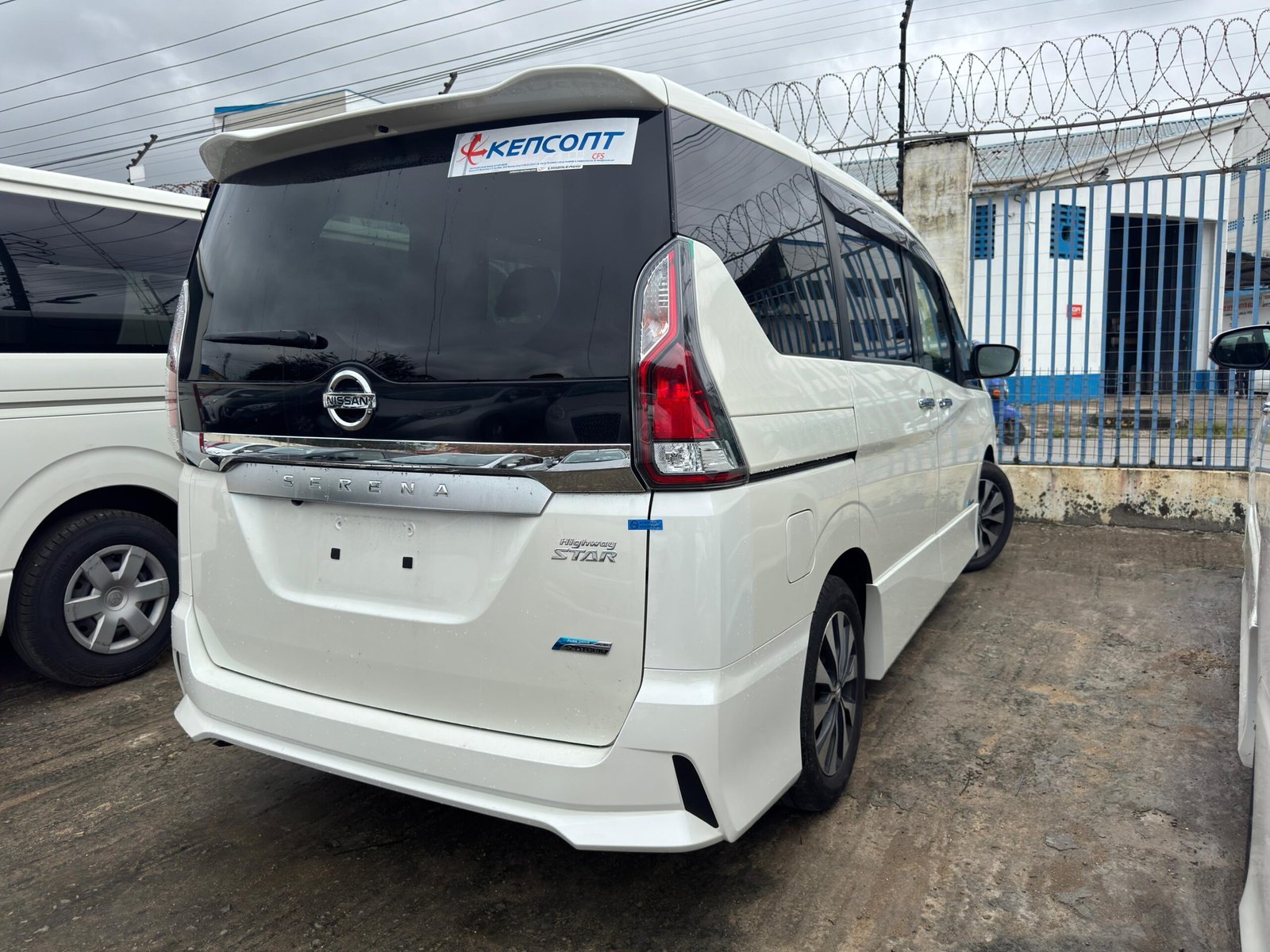 
								NISSAN SERENA full									