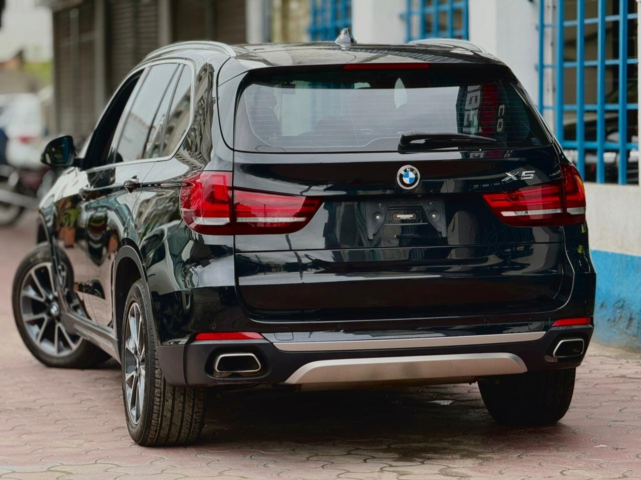 
								BMW X5 full									