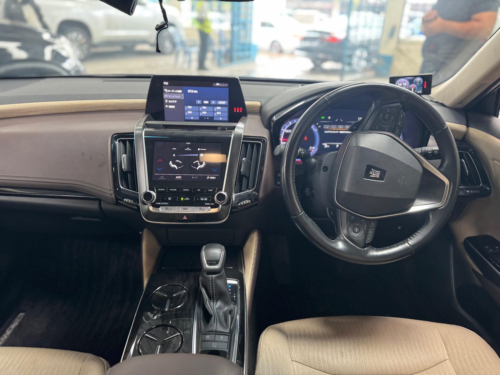 
								TOYOTA CROWN full									