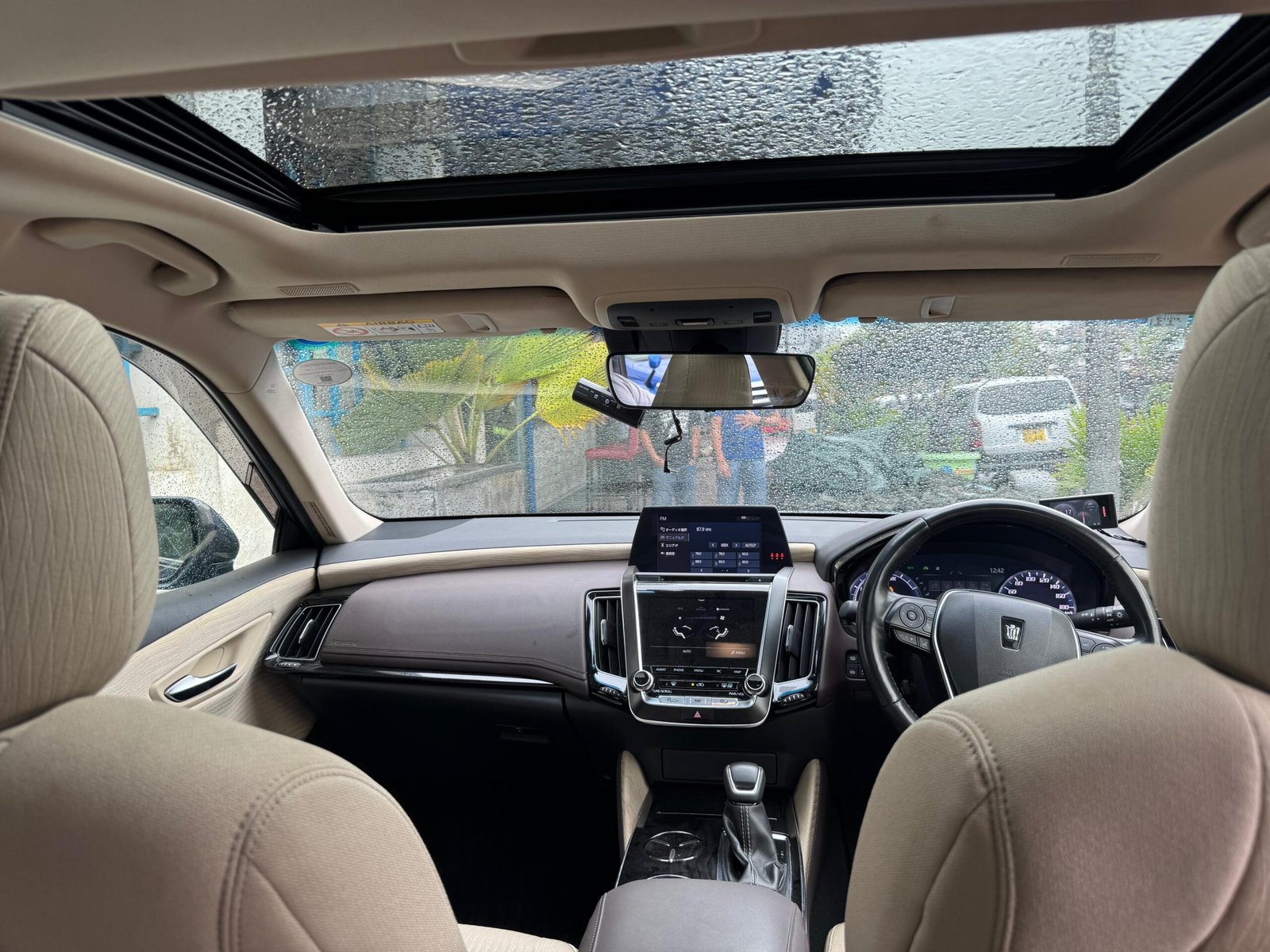 
								TOYOTA CROWN full									