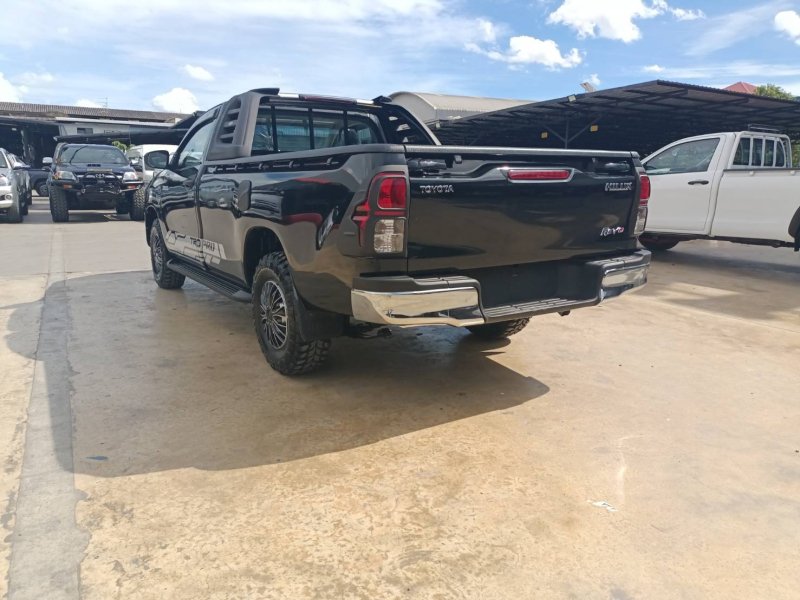 
								TOYOTA HILUX full									