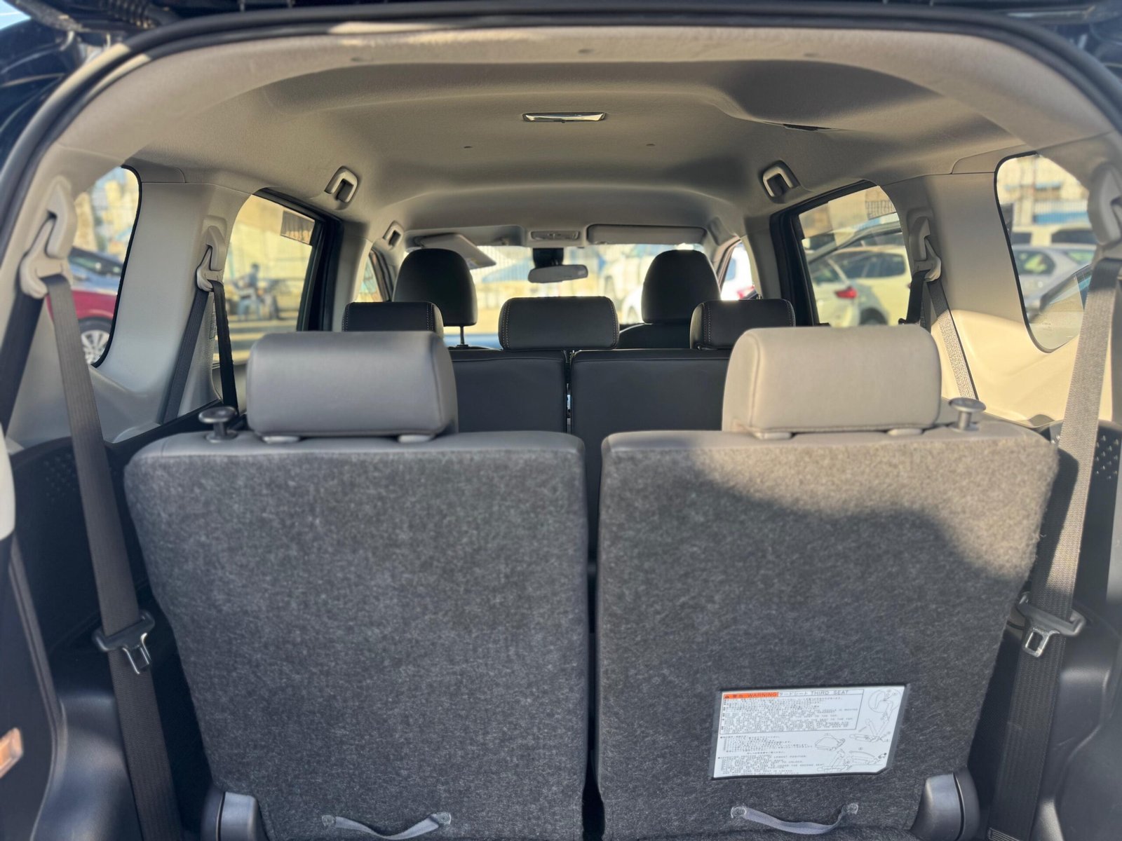 
								TOYOTA SIENTA full									