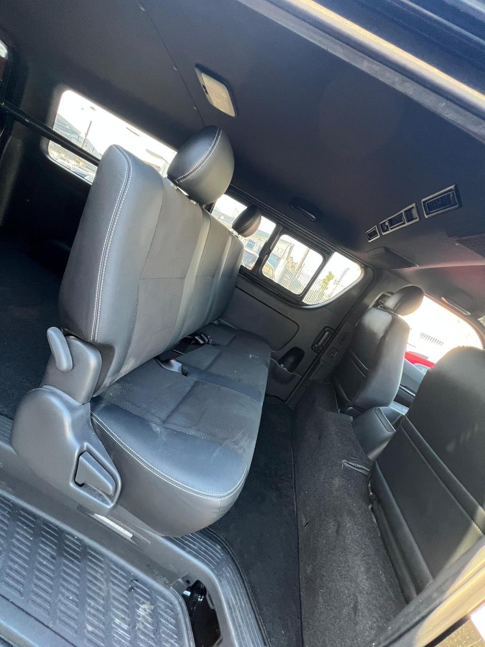 
								TOYOTA REGIUS ACE full									