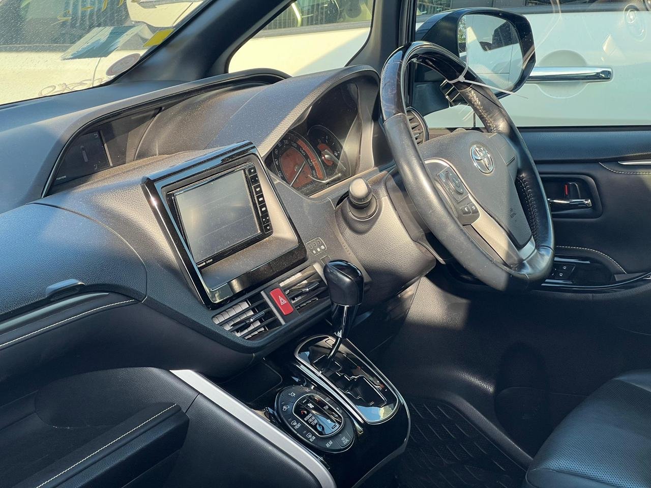 
								TOYOTA ESQUIRE full									