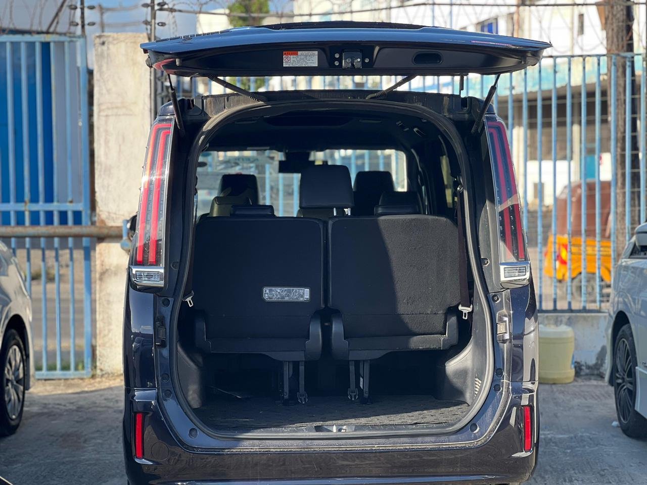 
								TOYOTA ESQUIRE full									