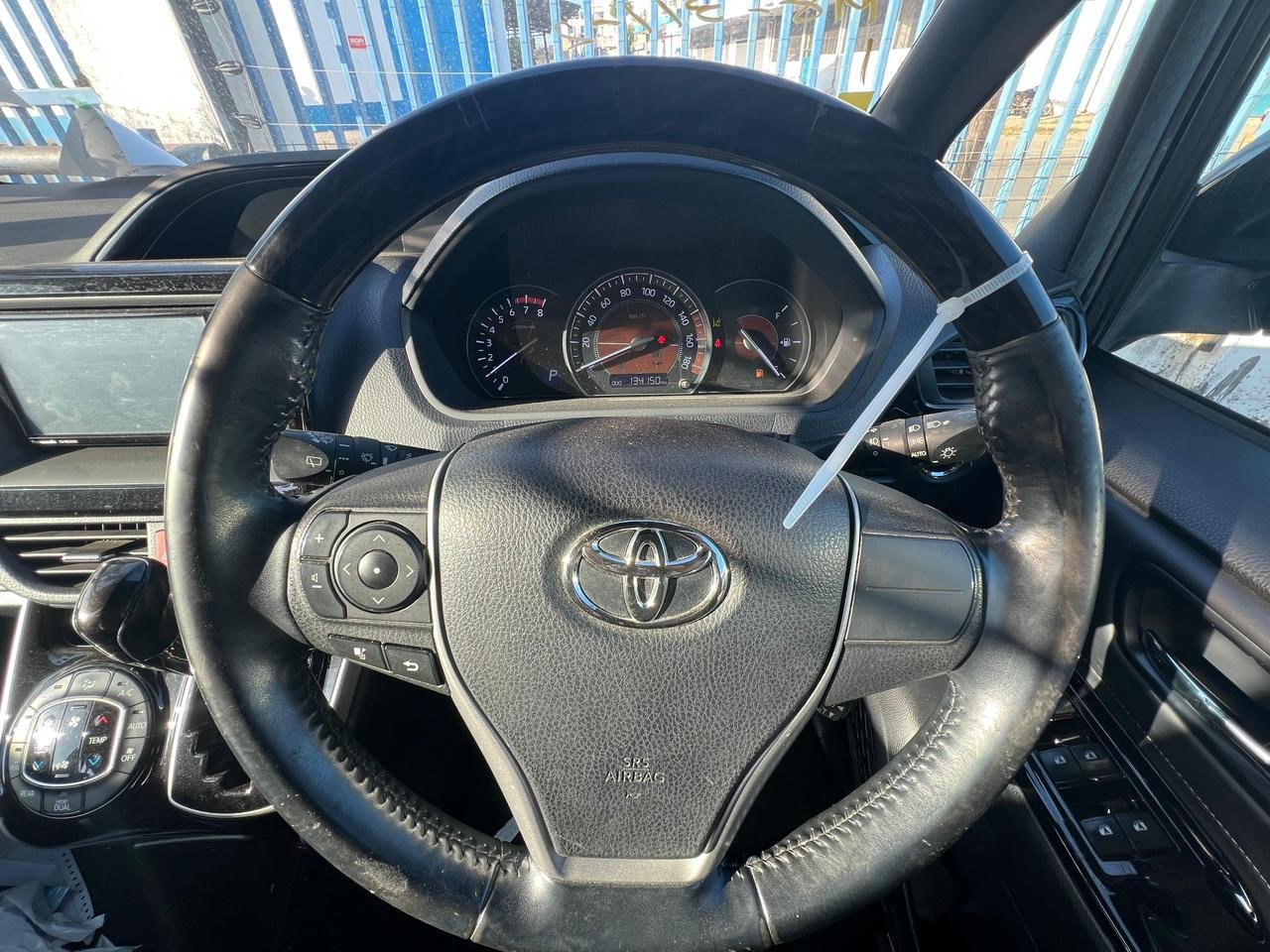 
								TOYOTA ESQUIRE full									