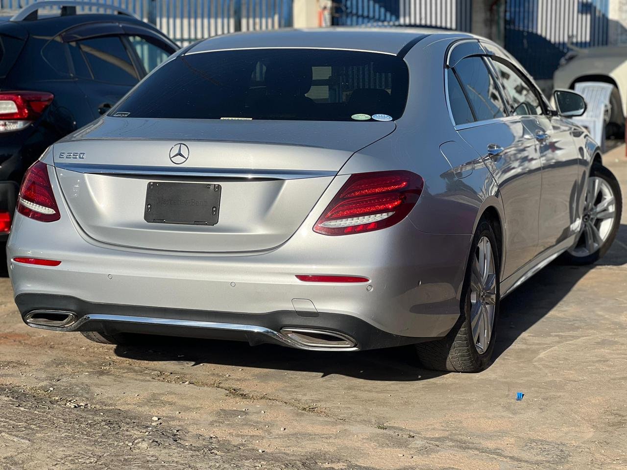 
								MERCEDES E250 full									