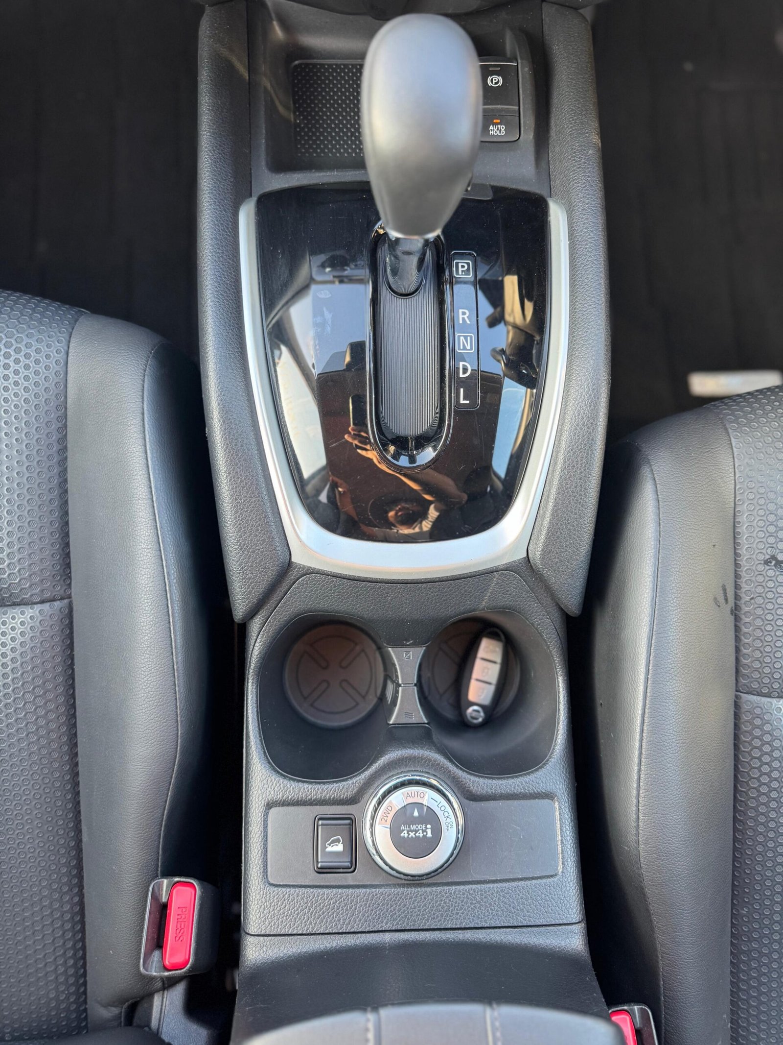 
								NISSAN XTRAIL full									