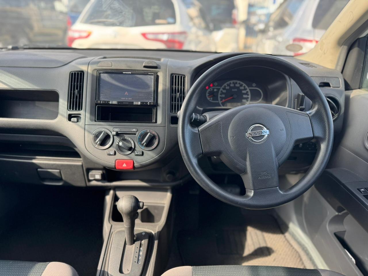 
								NISSAN ADVAN full									