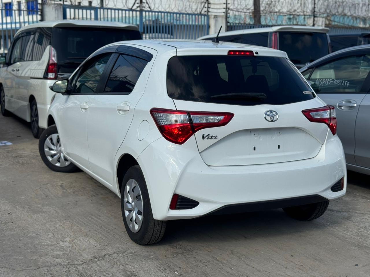 
								TOYOTA VITZ full									