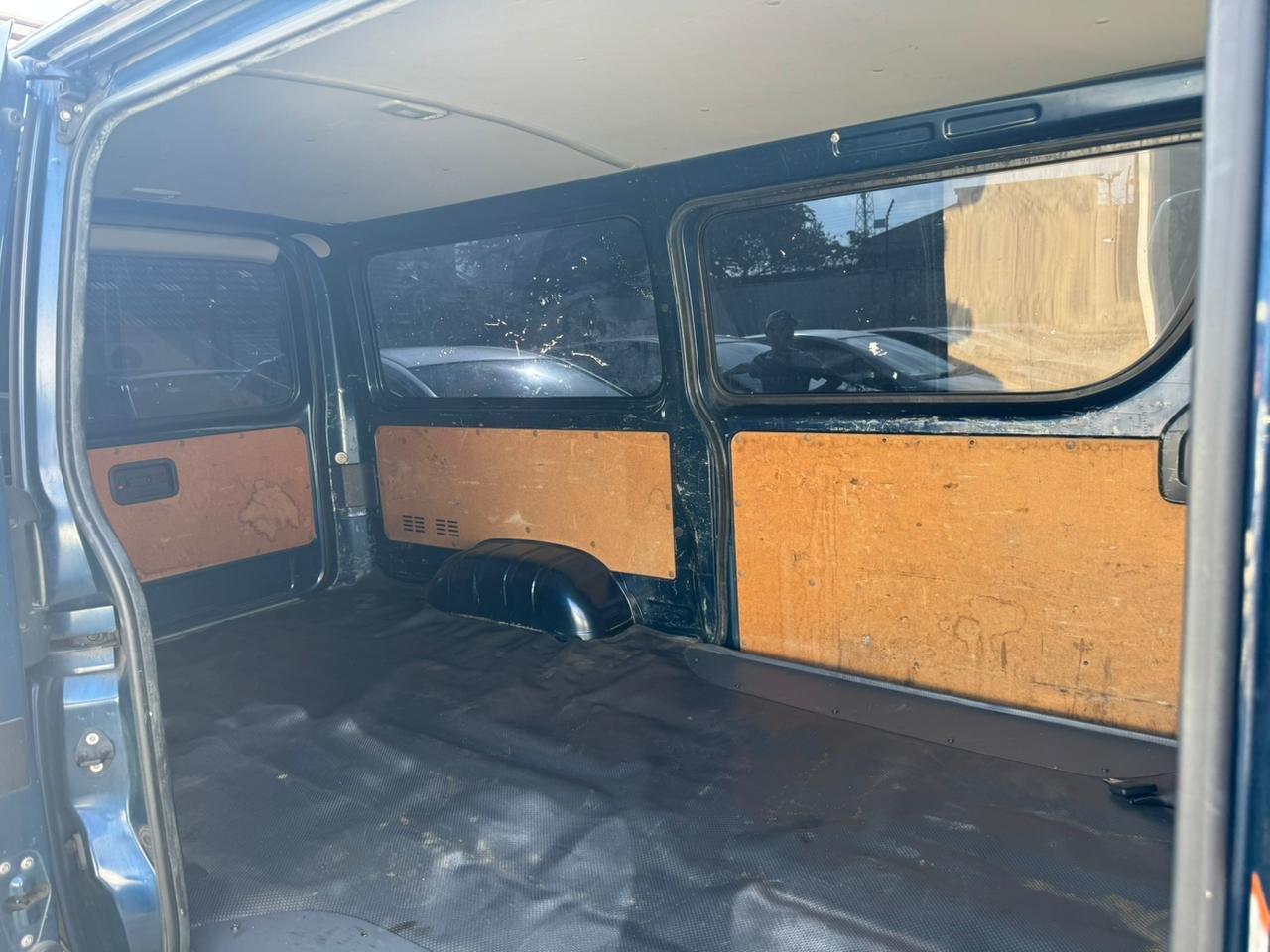 
								TOYOTA HIACE full									
