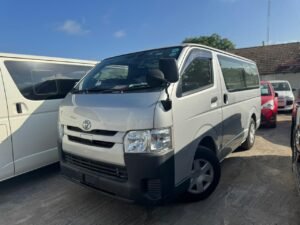 TOYOTA HIACE