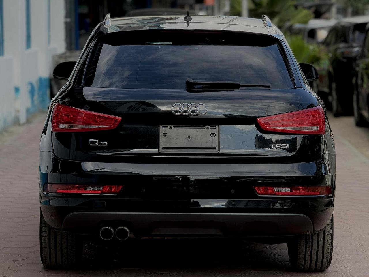 
								AUDI Q3 full									