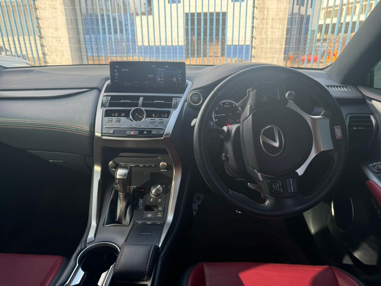 
								LEXUS NX300 full									