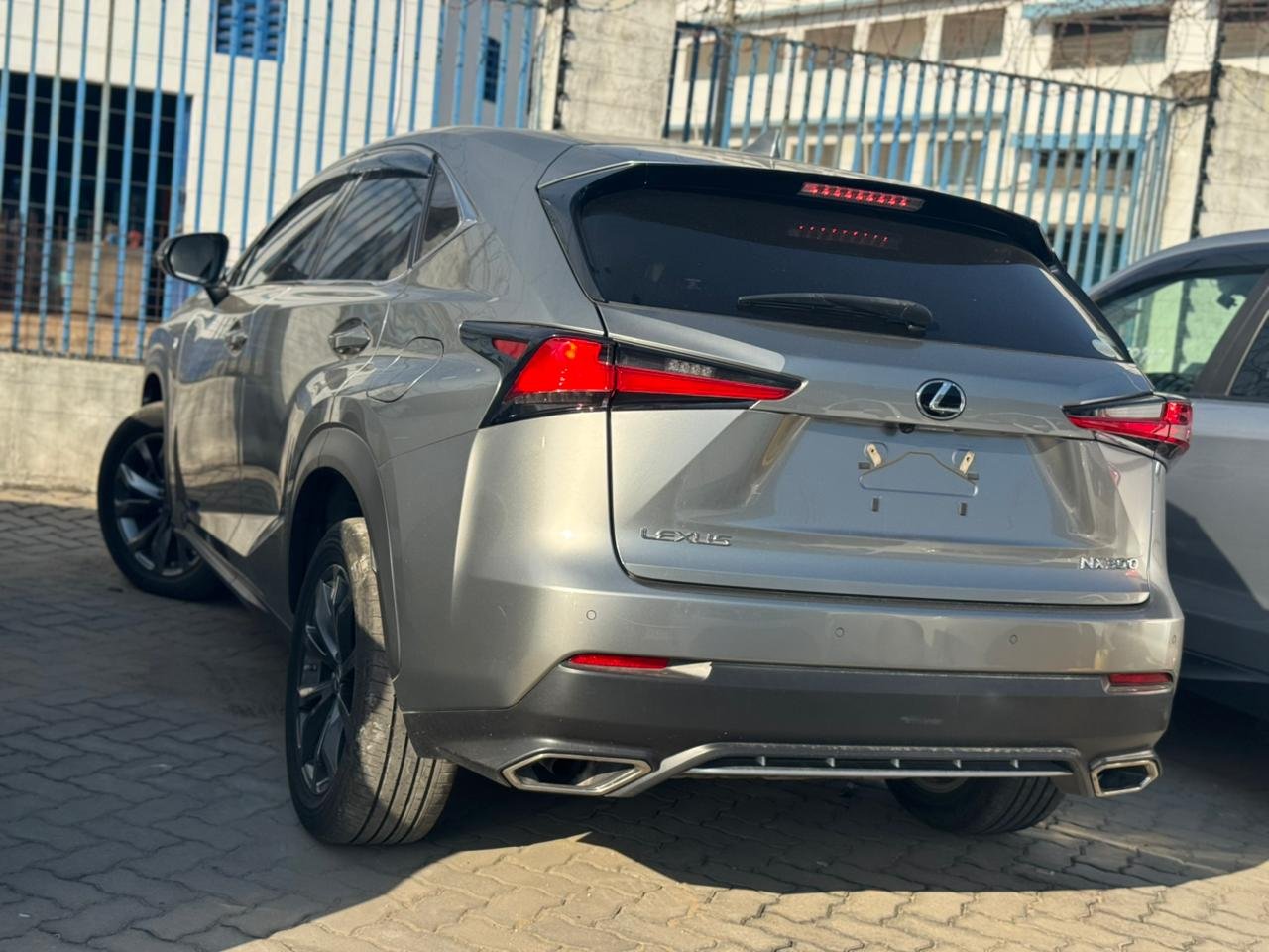 
								LEXUS NX300 full									