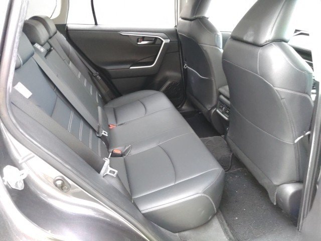 
								TOYOTA RAV4 full									