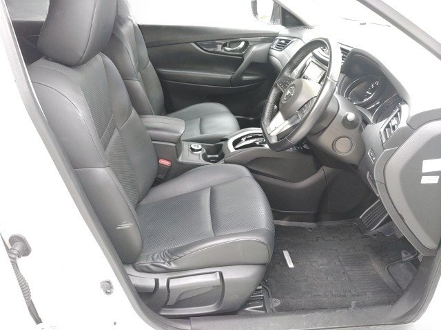 
								NISSAN XTRAIL full									