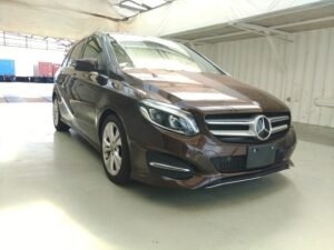 MERCEDES B180