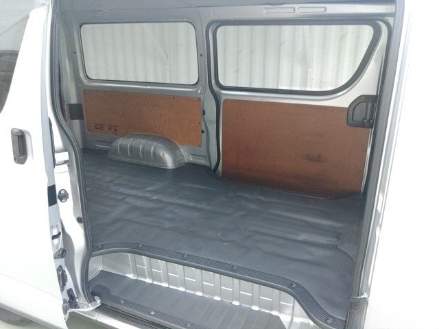 
								TOYOTA HIACE full									