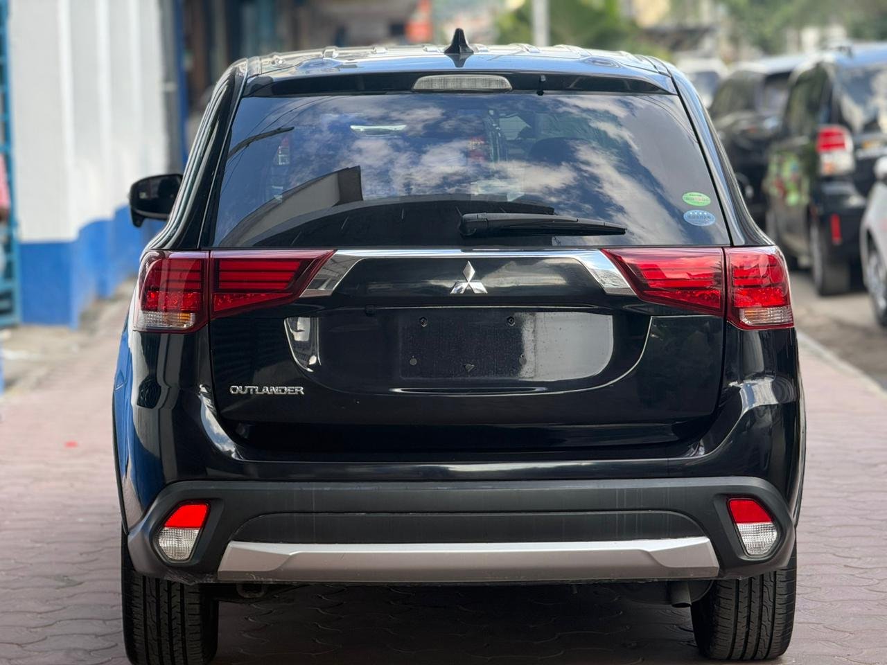 
								MITSUBISHI OUTLANDER full									