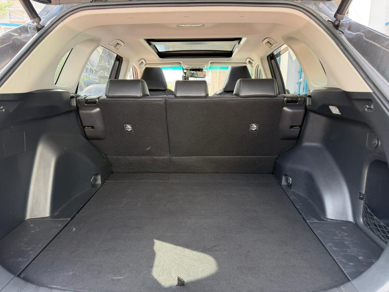 
								TOYOTA RAV4 full									