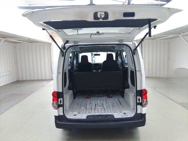 
								NISSAN NV200 full									