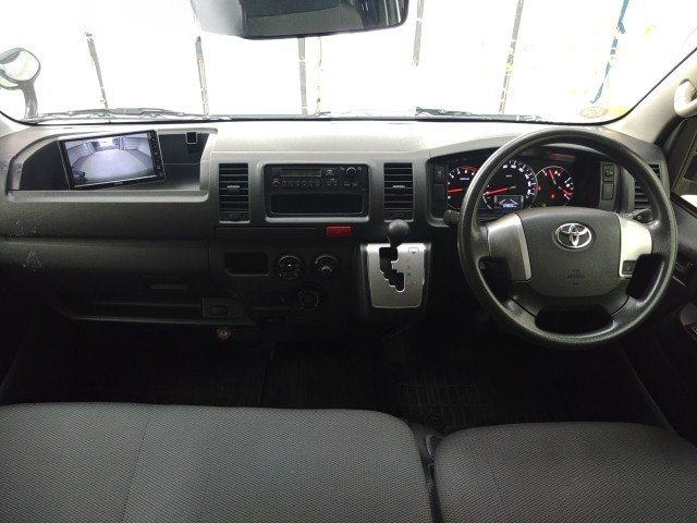 
								TOYOTA HIACE full									