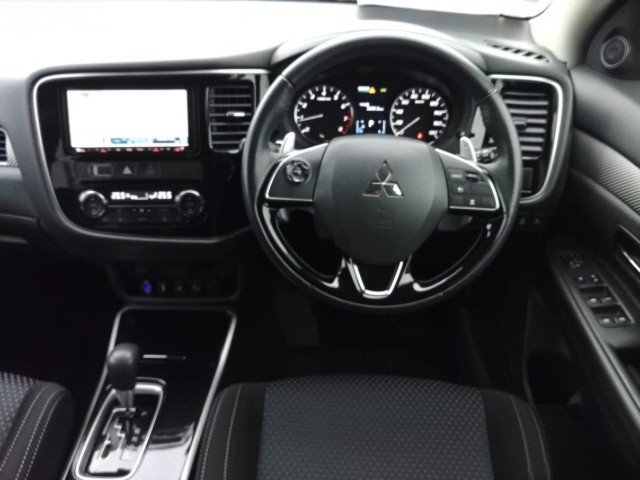 
								MITSUBSHI OUTLANDER full									