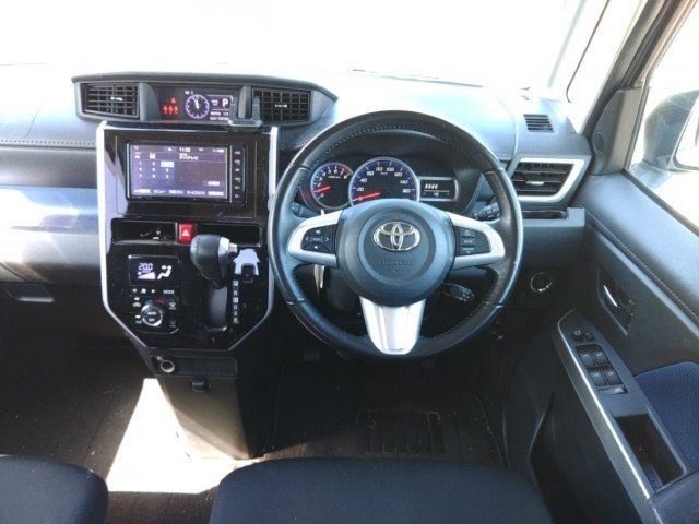 
								TOYOTA TANK full									