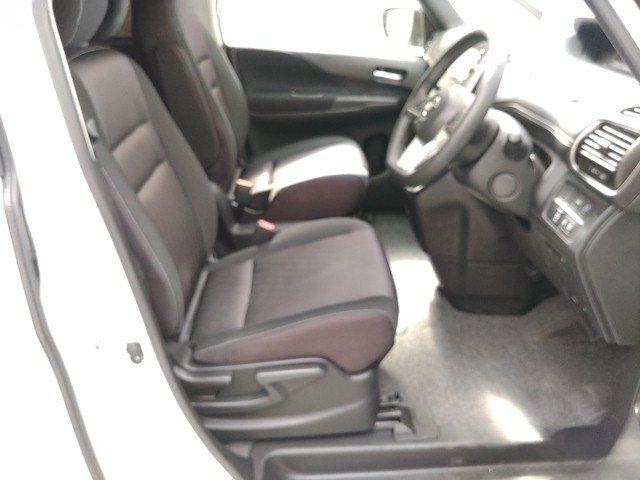 
								NISSAN SERENA full									