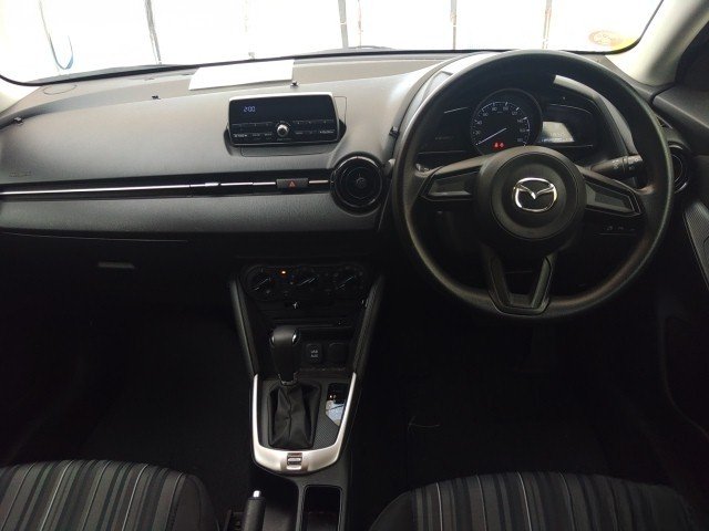 
								MAZDA 2 full									