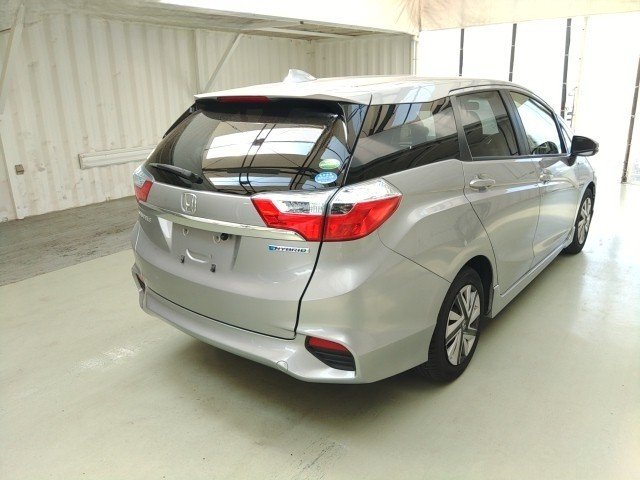 
								HONDA FIT SHUTTLE full									