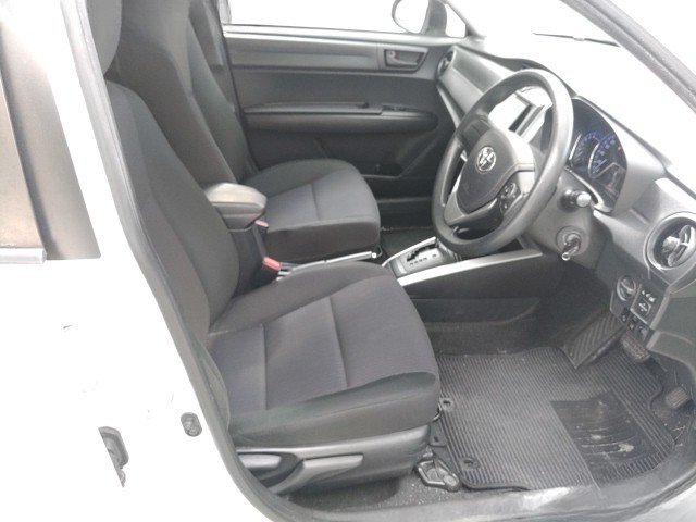
								TOYOTA FIELDER full									