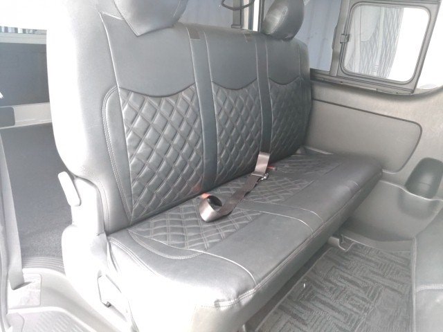 
								TOYOTA REGIUSACE full									