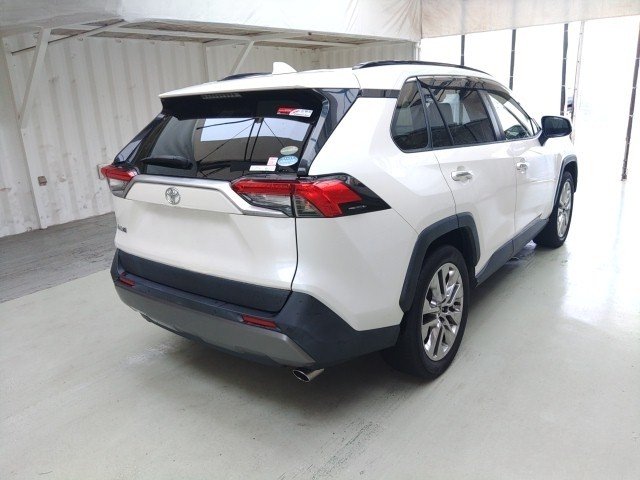 
								TOYOTA RAV4 full									