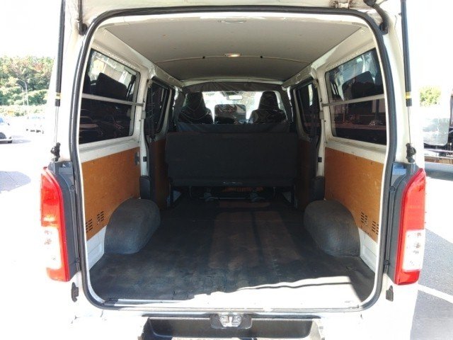 
								TOYOTA HIACE full									