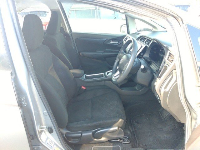 
								HONDA FIT SHUTTLE full									