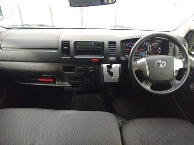 
								TOYOTA HIACE full									