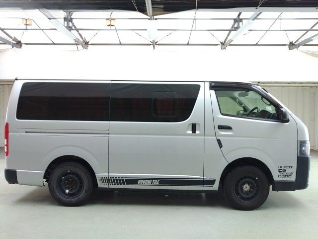 
								TOYOTA HIACE full									