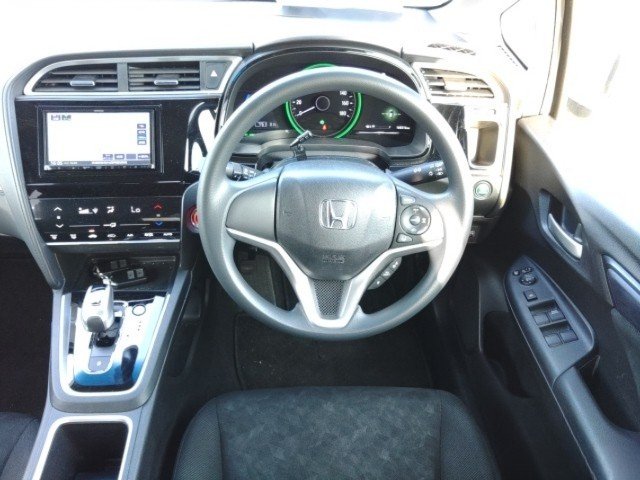 
								HONDA FIT SHUTTLE full									
